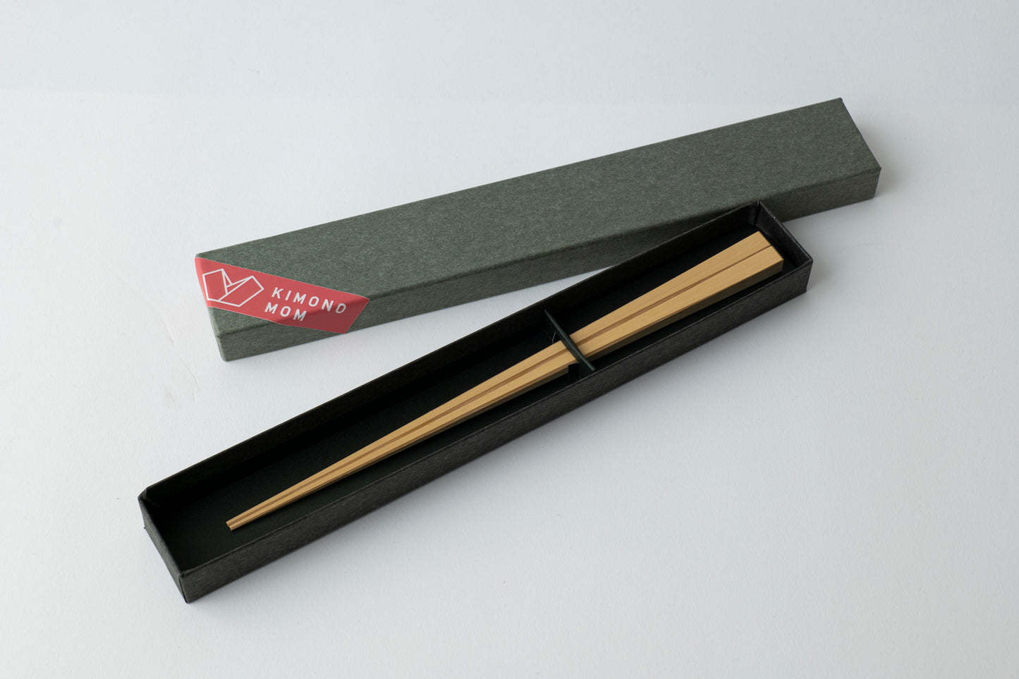 2 pairs of Bamboo Chopsticks &　Chopstick Rest (5pcs)